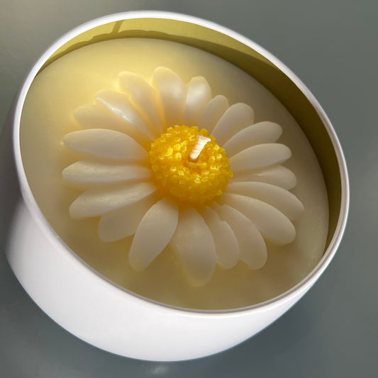 Daisy Soy Wax Candle, 8 oz